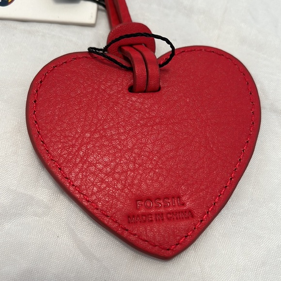 Fossil heart shaped luggage tag/key holder - Picture 2 of 5